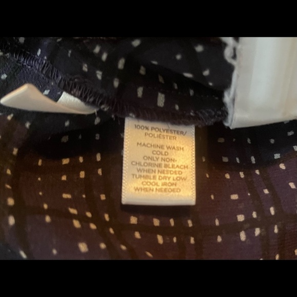 Loft Navy/Black Patterned Sleeveless Blouse - Picture 5 of 5